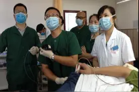 讲真!"粑粑"能救人 高中生粪便治好七旬大爷肠病图片