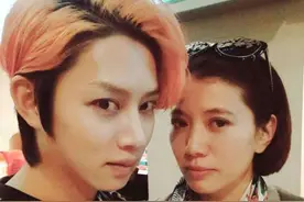 袁咏仪晒与金希澈合照 大眼睛姐弟养眼图片