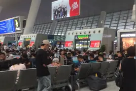 十一期间，杭州东站的人流量急剧上升。