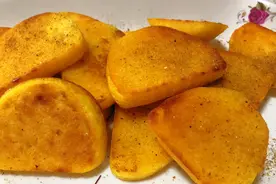 玉米馒头新吃法，不蒸不炸，香酥味美，孩子吃美了，一盘不够吃