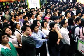 广州地铁一号线今早全线故障停运，网友：扎心！上班要迟到了！视频封面