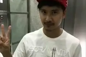 田亮晒非洲归来近照 胡子拉碴晒黑不少 被网友调侃越有男人味了视频封面