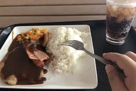 18，带大家体验香港大学的便宜食堂，可以直接用普通话沟通视频封面