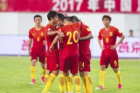 练兵之战！中国男足8-1大胜菲律宾视频封面