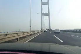 从苏北淮安到无锡江阴 全程高速 只要两个小时 小李感叹太快了视频封面