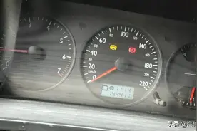 老款捷达仪表时间调整钮位置及调时间步聚.