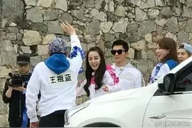 邓超冒充迪丽热巴求P图？兄弟团的化学反应引全民追捧！图片