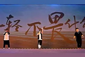 南征北战人气暴涨 炫酷亮相发布会成品牌新宠图片