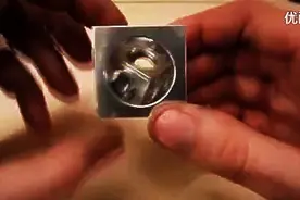 一个国外小伙手动加工铁块方中方，看到最后惊呆了！图片