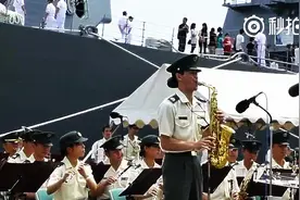 自卫队军乐队演奏名侦探柯南主题曲，接下来估计要出事了视频封面