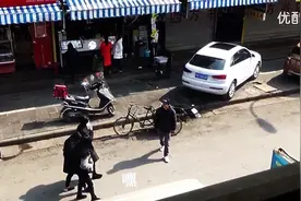 大鹏用三轮车搭讪女生要到微信图片