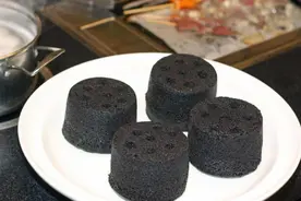 某餐馆惊现超级重口味美食，你敢吃吗？图片