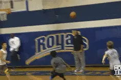 小白巧克力，待你长大成人，我必奉上膝盖看你打NBA图片