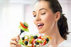 打羽毛球后如何恢复体力？注意这4要点图片