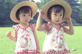 家里有这么可爱的一对双胞胎小公举，哪还会不幸福！图片