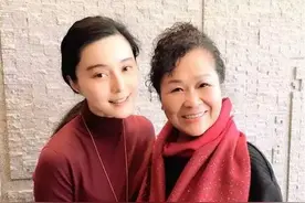 张柏芝带儿子逛超市；邓紫棋登福布斯排行榜 成亚洲唯一歌手上榜图片