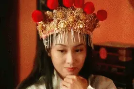我的意中人是个盖世英雄，有一天他会踩着七彩极光来娶我。图片