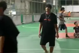 #周杰伦 杰伦在打篮球，突然……停电了！🤣@抖音小助手视频封面