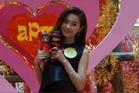 杨爱瑾活动现场爆婚期  幸福甜蜜笑容藏不住图片