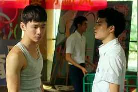 谁的青春不迷茫：学渣男被情敌污蔑殴打，女主挺身而出维护男主视频封面