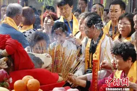 海内外信众“关公磨刀日”祈福国泰民安图片