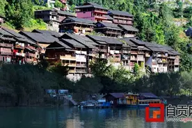 乌江下的水下记忆—龚滩古镇图片