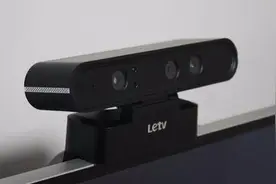 “脑袋被球打了？”——体感游戏幽默短片