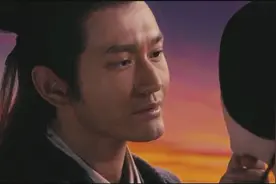 白发魔女传之明月天国：一男一女在山顶竟然做这事，互相依偎取暖视频封面