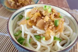 酸菜肉丁打卤面的做法图片
