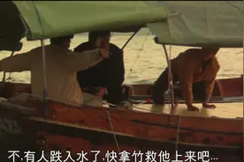 大叔怎么从警校毕业的，连游泳都不会，惨遭外国佬吐槽！