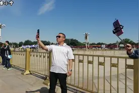 来到天安门广场、这个拍照地点你肯定要到、角度很好