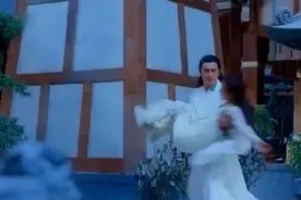 林更新与赵丽颖看似唯美的公主抱，却是这样拍的的