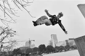 杭州跑酷大神带你“飞”图片