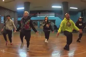 一段帅气的女神韩舞《Wifey》原来女生帅气来完全不输男团！视频封面