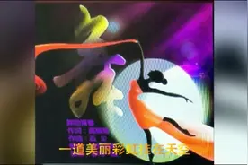 请欣赏石尘的原创歌曲《舞动青春》，飞扬的青春，满满的正能量！