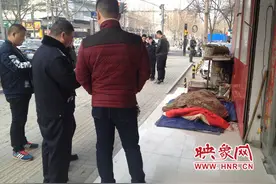 郑州一流浪汉猝死街头 曾想攒够钱坐车去广州闯闯图片