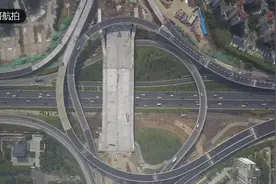 夏日高温，飞阅南京江北新区浦泗路立交桥工地，南北东西基本完工视频封面