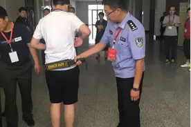 生活报记者直击我省高考评卷现场 随机发回卷子重评 确保评分准 预计24左右公布高考成绩图片