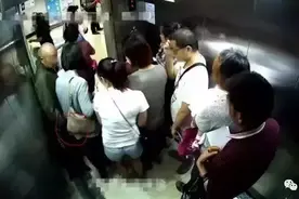 杭州辣妈带孩子上医院看病，电梯里被人揩了油！色狼是上年纪的，你拿他怎么办？图片