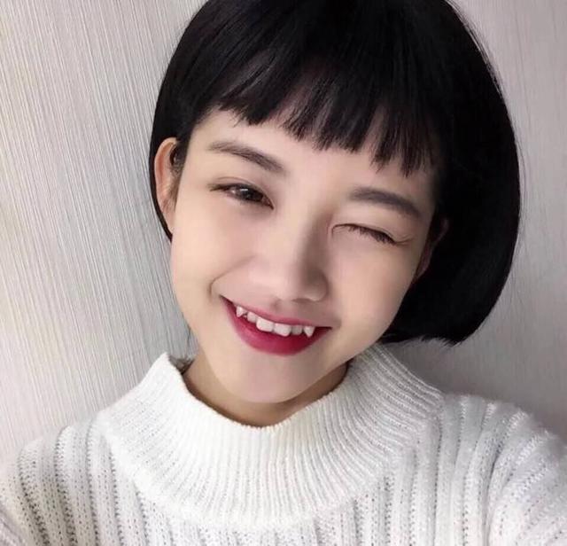 使上尖牙的萌出受阻,而使尖牙向唇侧错位萌出形成虎牙