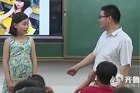 滕州一小学玩起父女角色互换 儿女体验别样父亲节图片