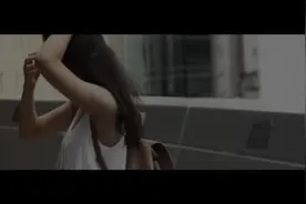 我们不再是我们，我们依然是我们，说散就散……