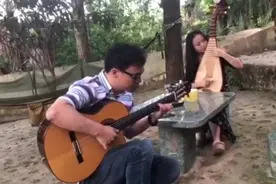 吉他和琵琶飚轮指，琵琶五根手指轮一根弦，速度占优