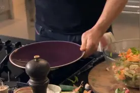 进阶食谱，牛排沙拉！几分钟教你一道高逼格硬菜视频封面