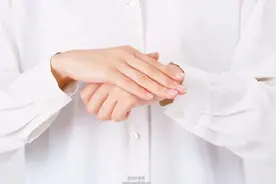 手上脱皮是怎么回事呢？轻松几招让你告别脱皮图片