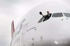 为什么飞机不能开窗户图片