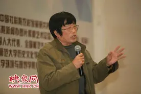 焦波做客大象融媒《七里河畔》 还原《乡村里的中国》图片