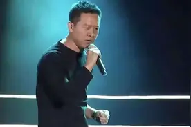 能否媲美王健林? 乐视贾跃亭在年会上唱了这首歌图片