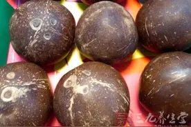 椰子肉怎么弄出来 美味椰子等你品尝图片