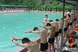 从“入水秤砣”变身“浪里白条”，这个蛙泳攻略拿走不谢！图片